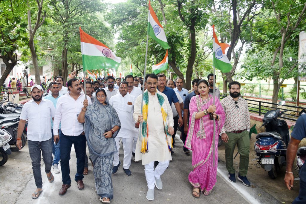 उप मुख्यमंत्री डॉ. प्रेमचंद बैरवा ने ‘हर घर तिरंगा’ अभियान की रैली को दिखाई हरी झंडी