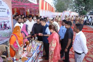 मुख्यमंत्री विकसित ग्राम अभियान: मुख्य सचिव श्री वी. श्रीनिवास ने राजसमंद के गुंजोल में लिया ग्राम सभा में भाग