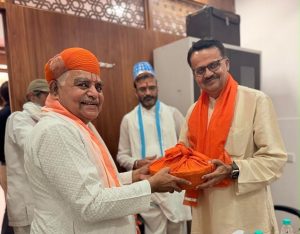 संसदीय वित्त समिति के अध्यक्ष भर्तृहरि महताब ने किए श्रीनाथजी के दर्शन, परंपरा अनुसार हुआ स्वागत