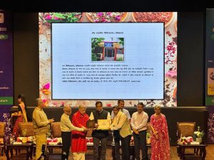 आयुर्वेद दिवस पर राजकीय आयुर्वेद औषधालय पंचकर्म केंद्र कांकरोली को धन्वंतरि पुरस्कार, श्रेष्ठ चिकित्सालय श्रेणी में राज्य स्तर पर हुआ सम्मानित