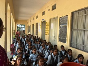 नाथद्वारा में छात्राओं को दिया कबाड़ से जुगाड़ बनाने और RRR का संदेश